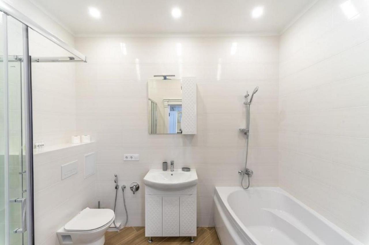 Apart Hotel Greenwood Near Sea Odessa Dış mekan fotoğraf