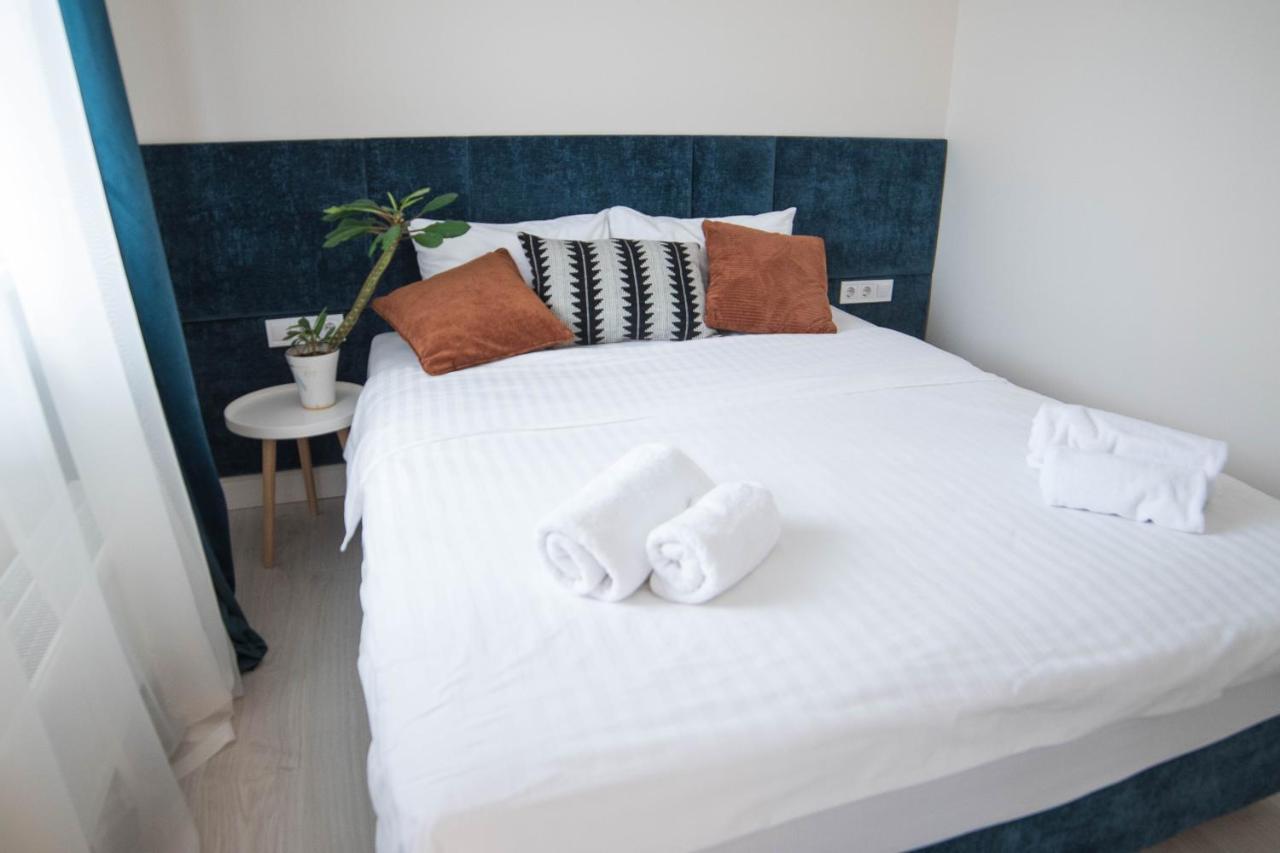 Apart Hotel Greenwood Near Sea Odessa Dış mekan fotoğraf