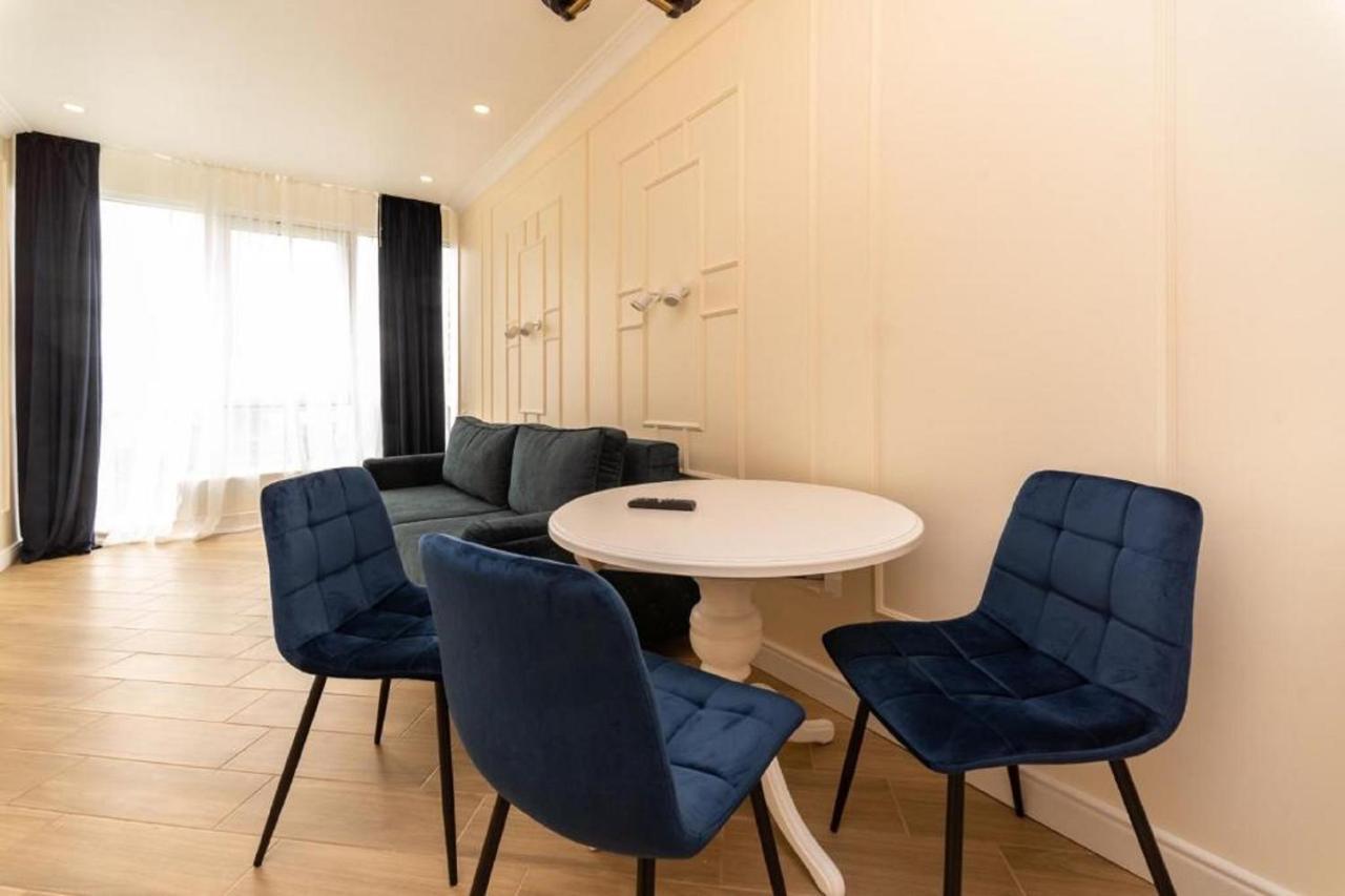 Apart Hotel Greenwood Near Sea Odessa Dış mekan fotoğraf