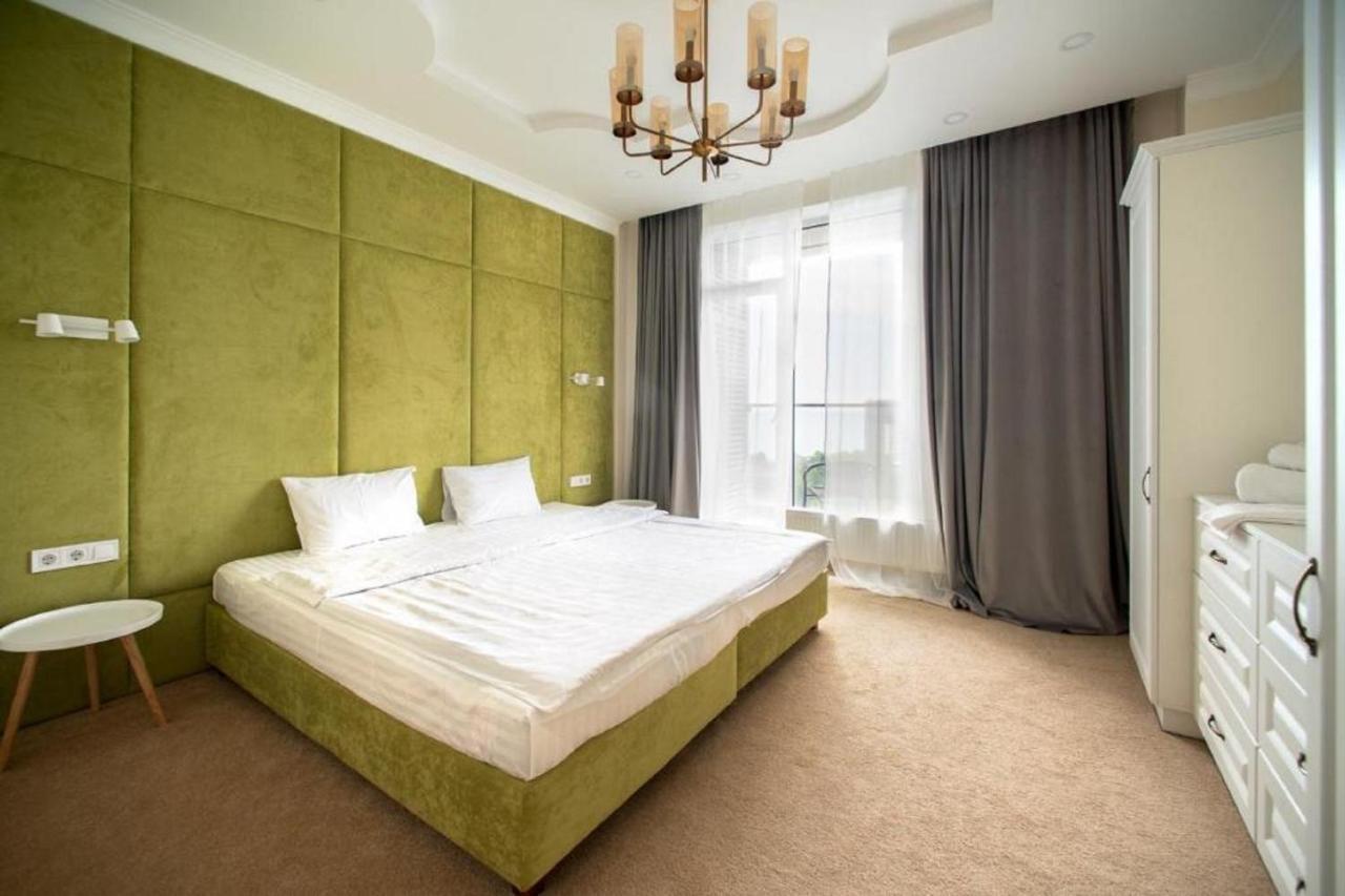 Apart Hotel Greenwood Near Sea Odessa Dış mekan fotoğraf